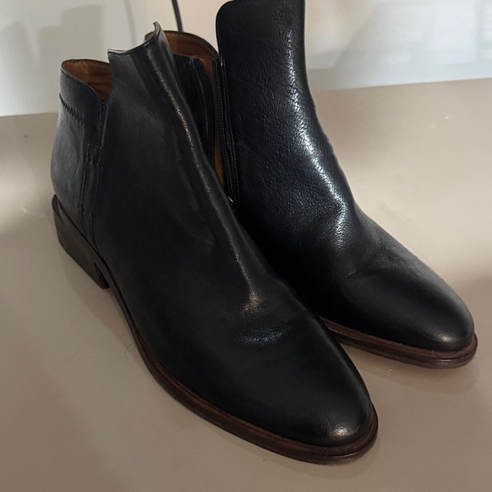 Woman’s  Black Leather Ankle Boots
